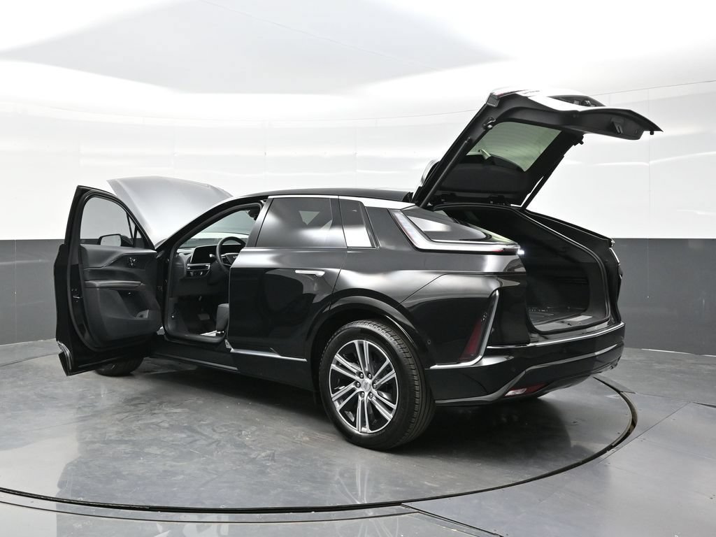 Certified 2024 Cadillac Lyriq Luxury AWD/4WD image 42