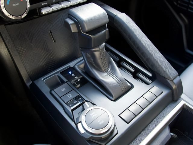 Used 2025 Toyota Tacoma SR5 AWD/4WD image 26
