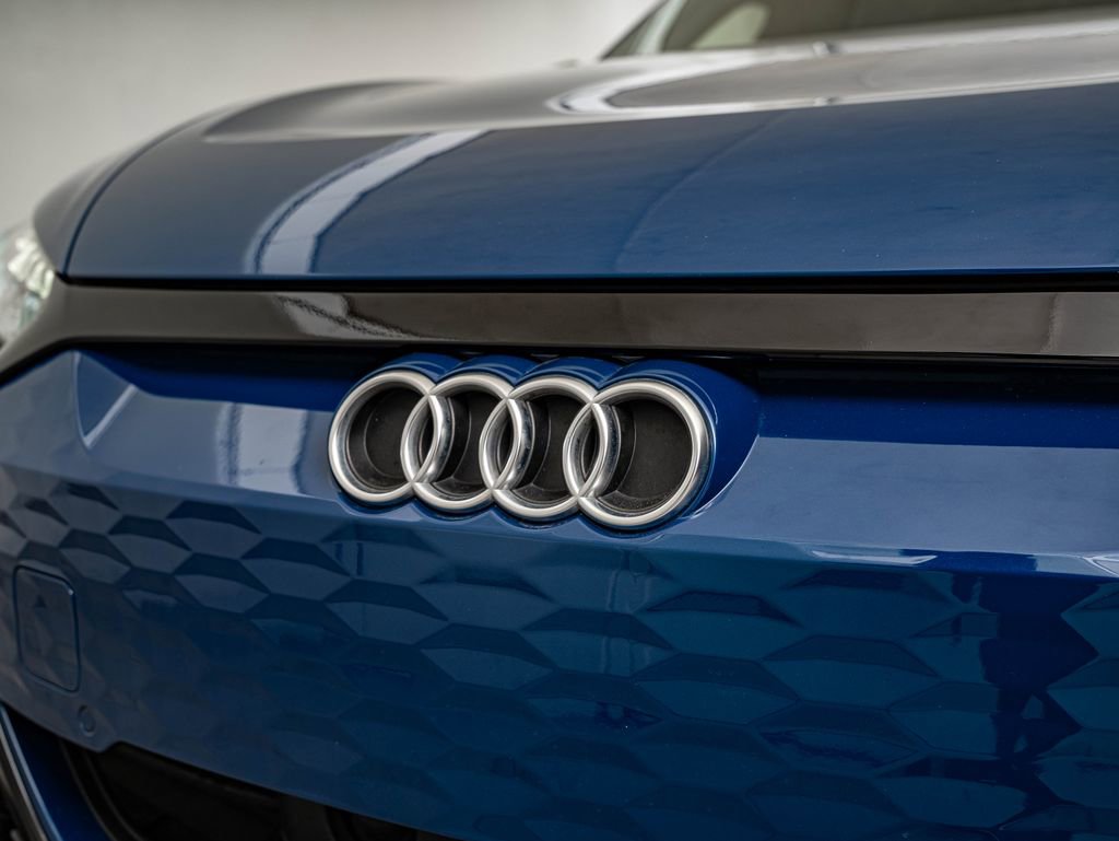 Used 2023 Audi e-tron GT Prestige AWD/4WD image 12