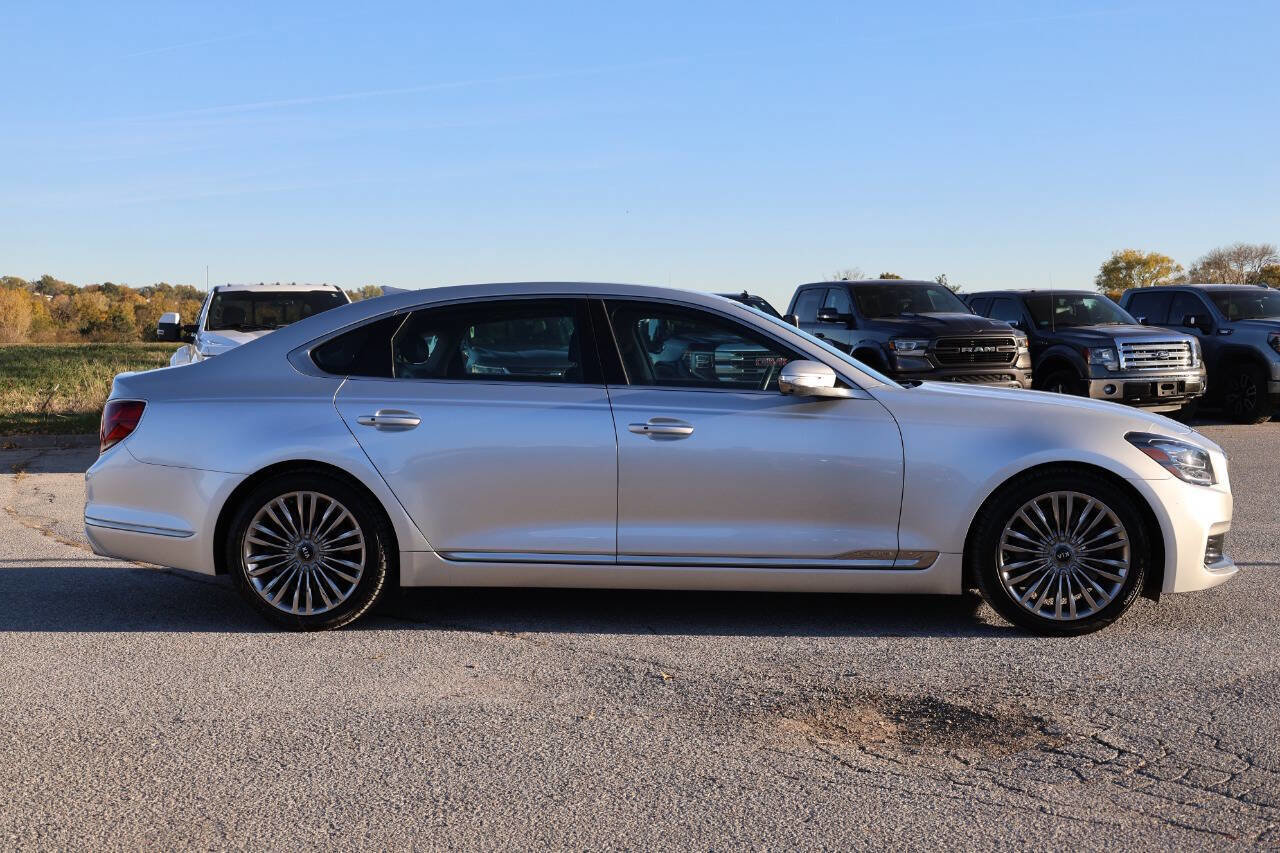 Used 2020 Kia K900 Luxury image 7