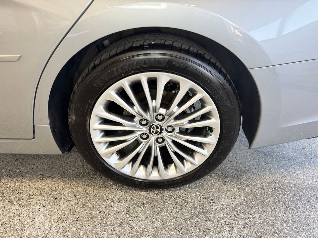 Used 2021 Toyota Avalon Limited w/ Advanced Safety Package FWD image 25