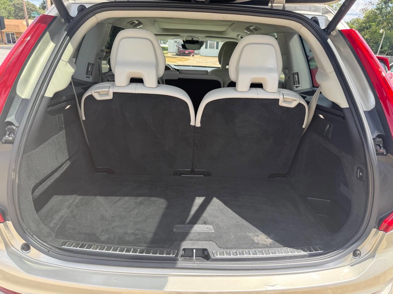 Used 2018 Volvo XC90 T6 Momentum AWD/4WD image 19