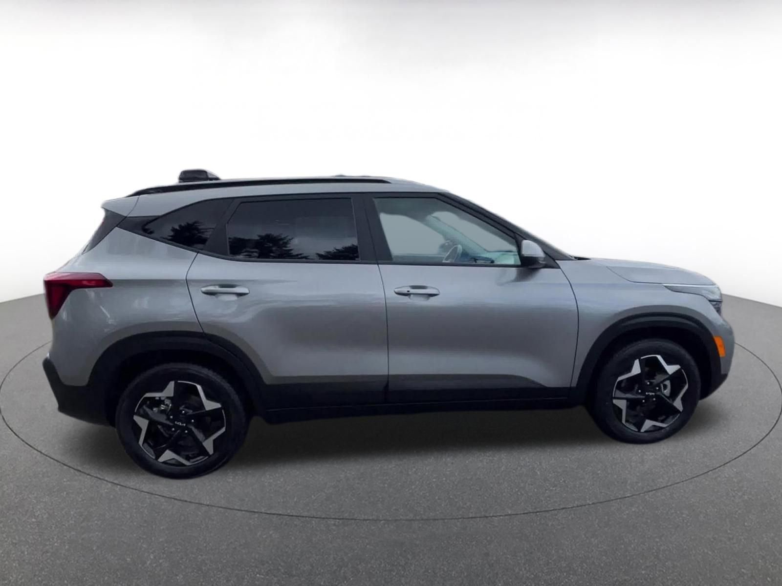 Used 2025 Kia Seltos S image 16