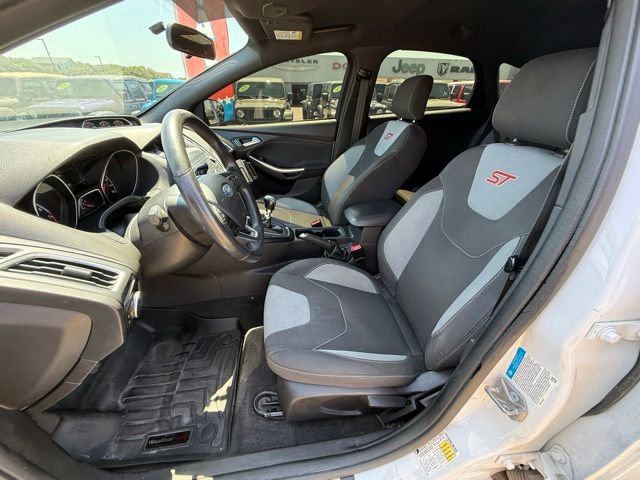 Used 2018 Ford Focus ST FWD image 9