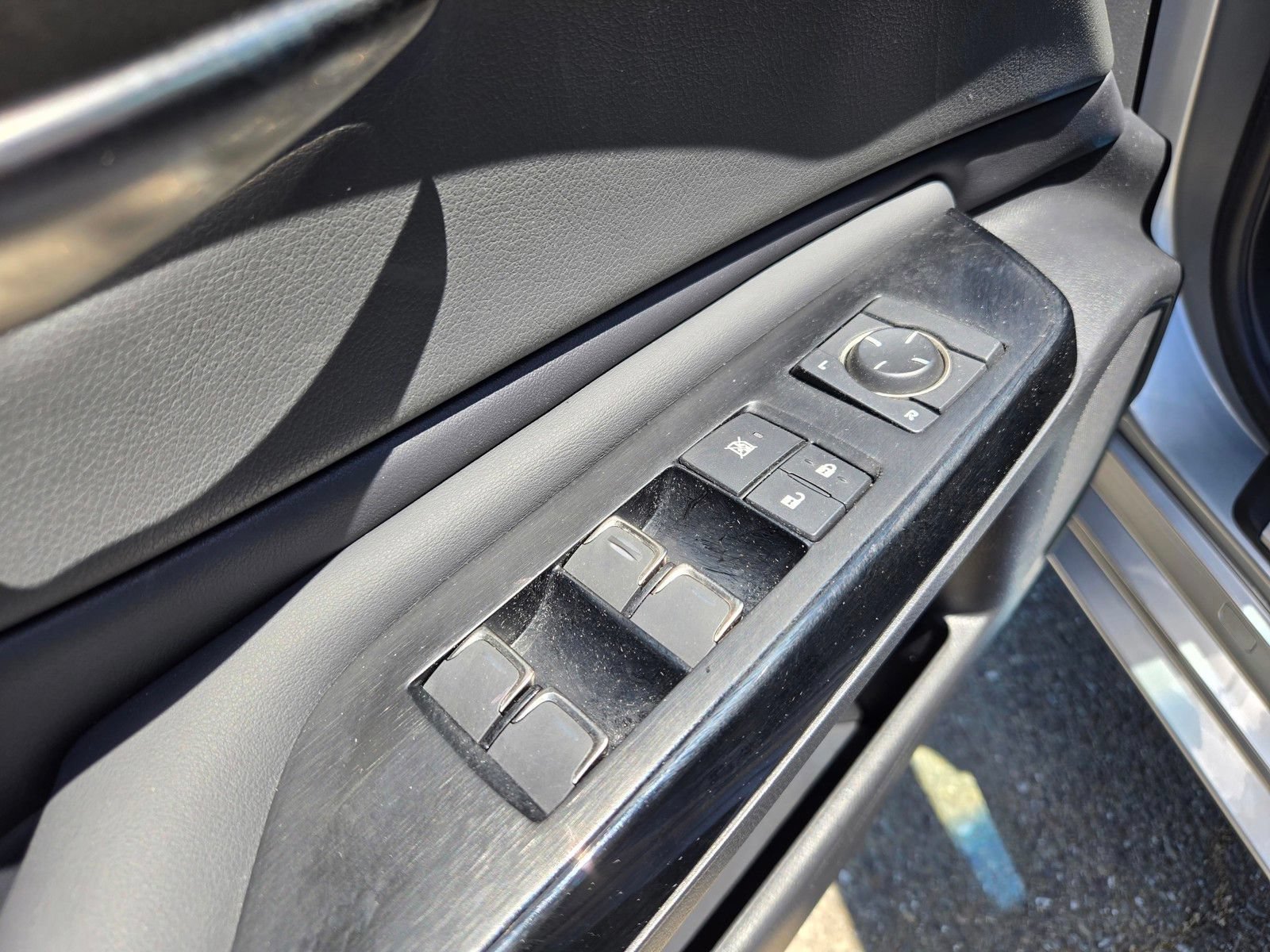 Used 2024 Lexus ES 350 w/ Accessory Package (Z1) FWD image 14