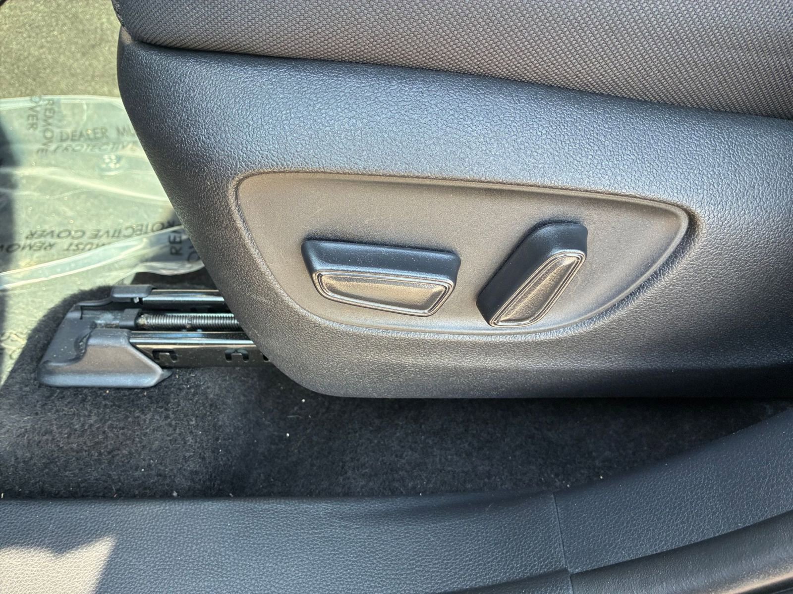 Used 2025 Toyota Highlander LE image 21