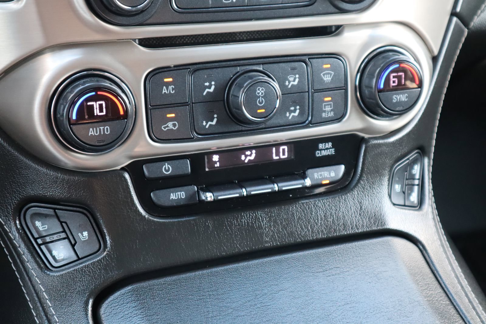 Used 2019 GMC Yukon Denali RWD image 34