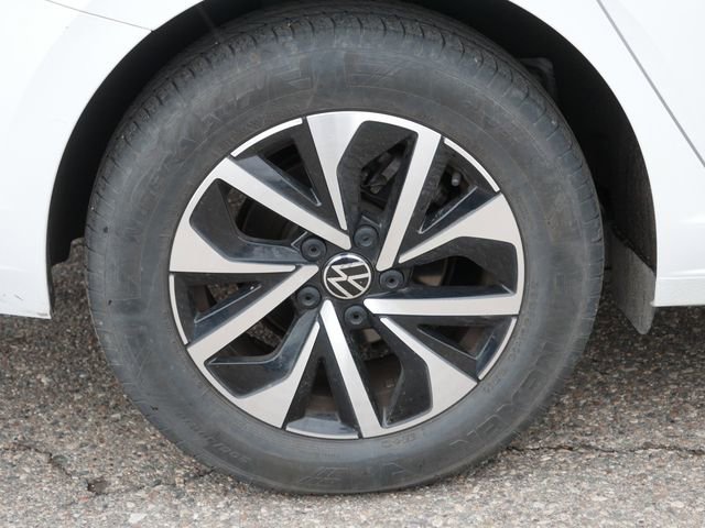 Certified 2024 Volkswagen Jetta S image 9