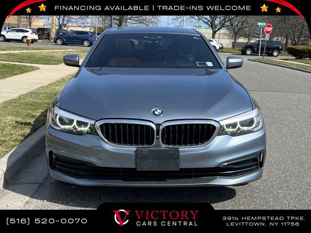 Used 2019 BMW 530i xDrive w/ Premium Package image 2