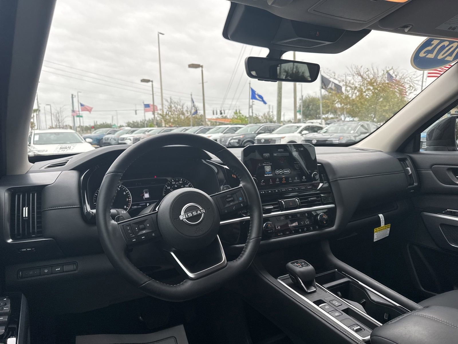 Certified 2025 Nissan Pathfinder SL image 11