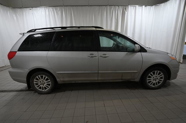 Used 2009 Toyota Sienna AWD image 4