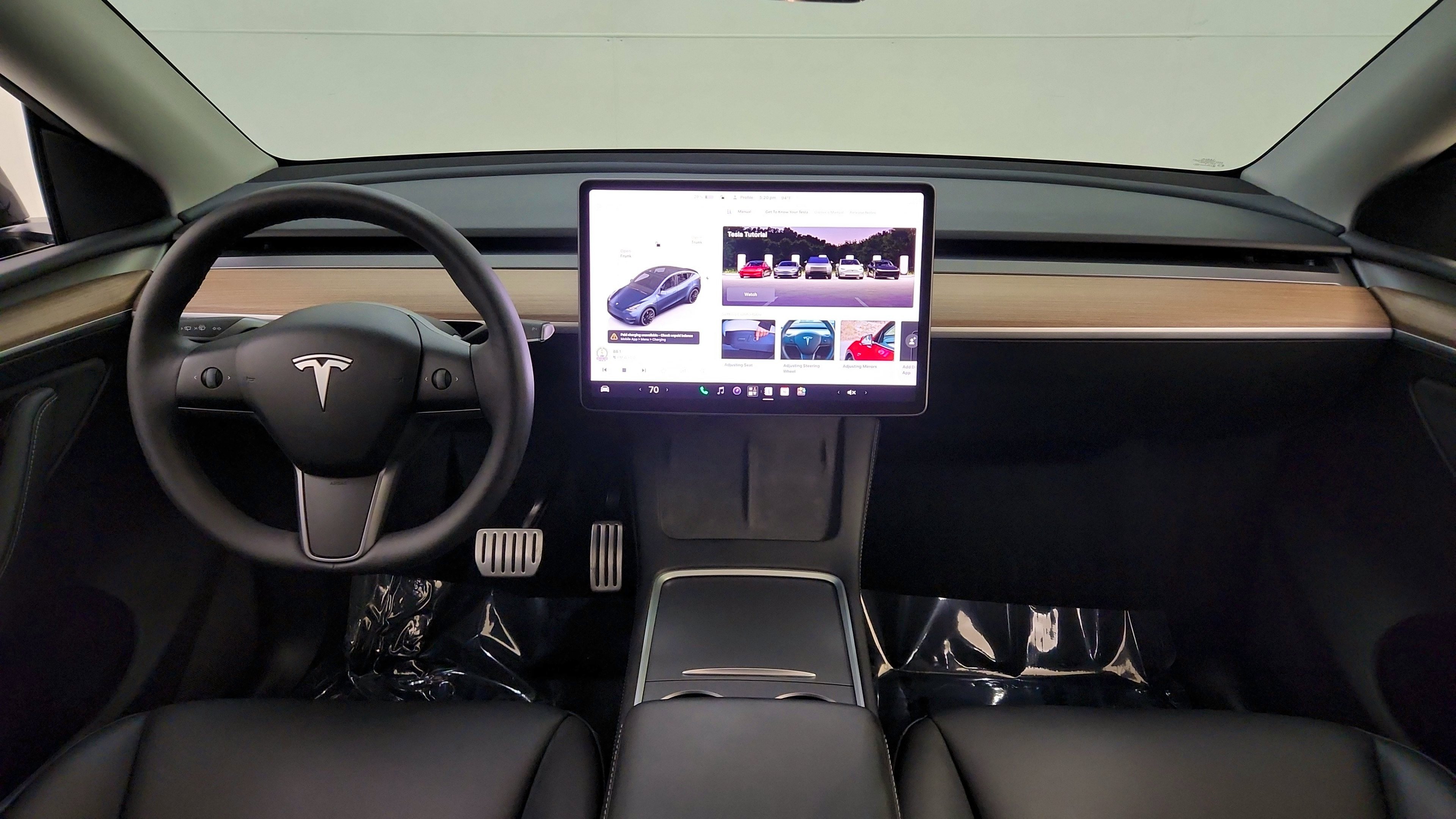 Used 2024 Tesla Model Y Performance AWD/4WD image 21