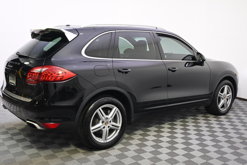 Used 2014 Porsche Cayenne Platinum Edition AWD/4WD image 7