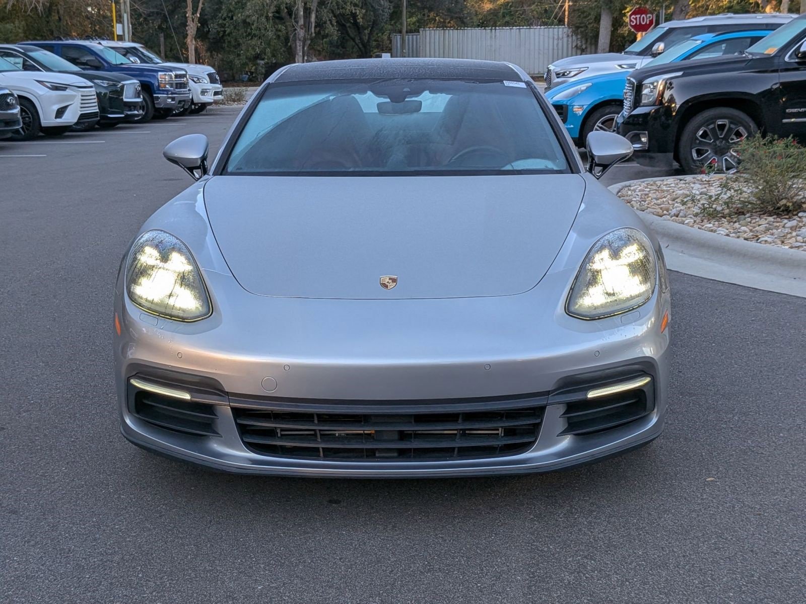 Used 2018 Porsche Panamera image 8