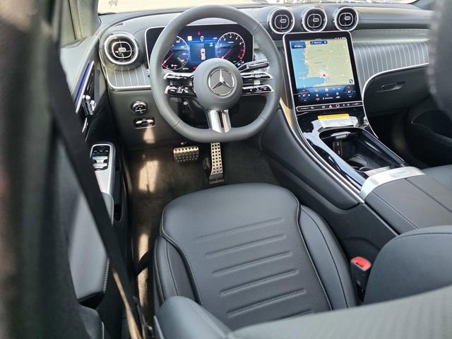 Used 2025 Mercedes-Benz GLC 300 image 4
