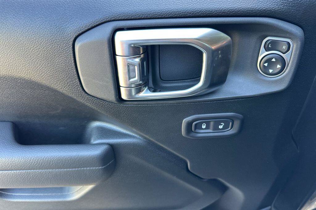 New 2026 Jeep Gladiator Sport AWD/4WD image 11