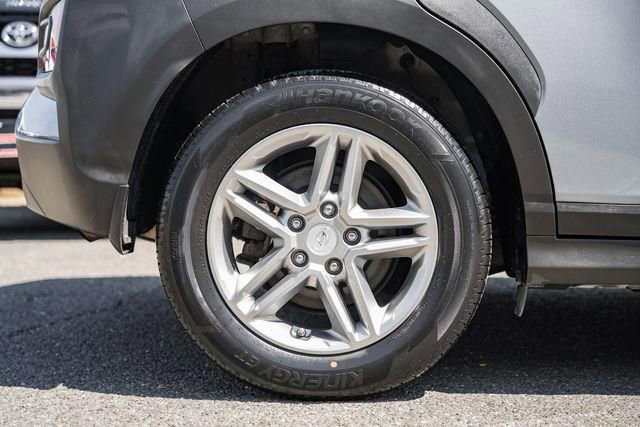 Used 2021 Hyundai Kona SE w/ Cargo Package image 17