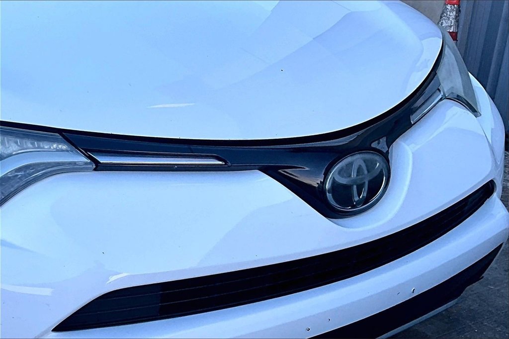 Certified 2018 Toyota RAV4 XLE image 29
