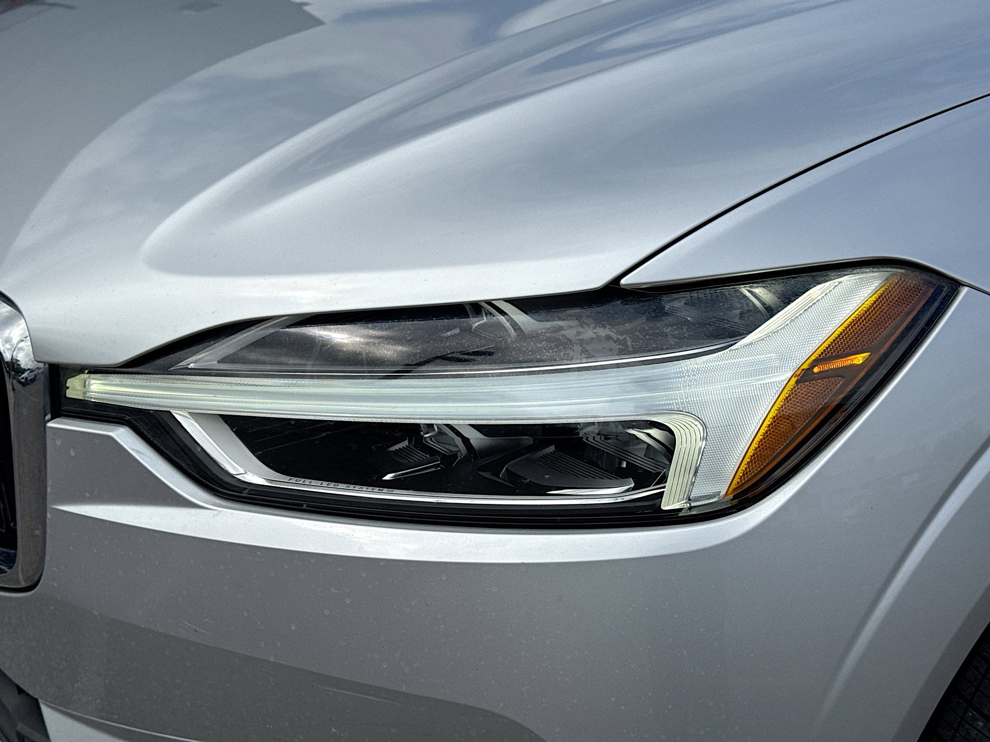 Used 2019 Volvo XC60 T5 Momentum w/ Multimedia Package image 9