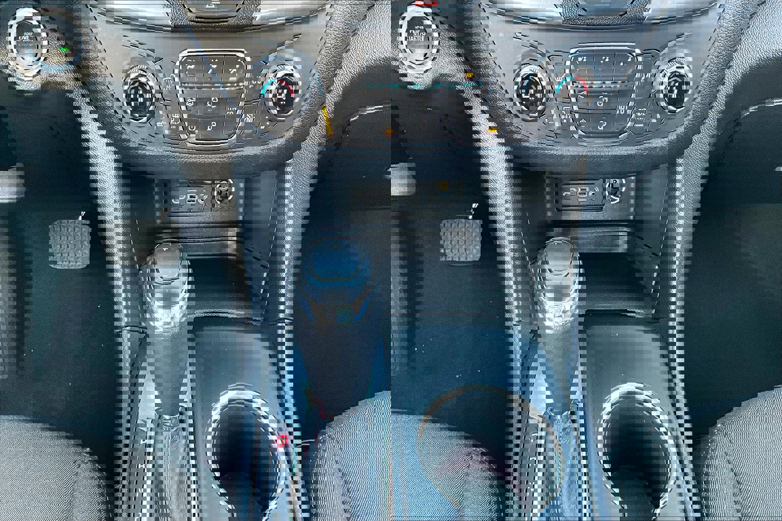 Used 2019 Chevrolet Equinox LT w/ Lights and Bright Package image 39