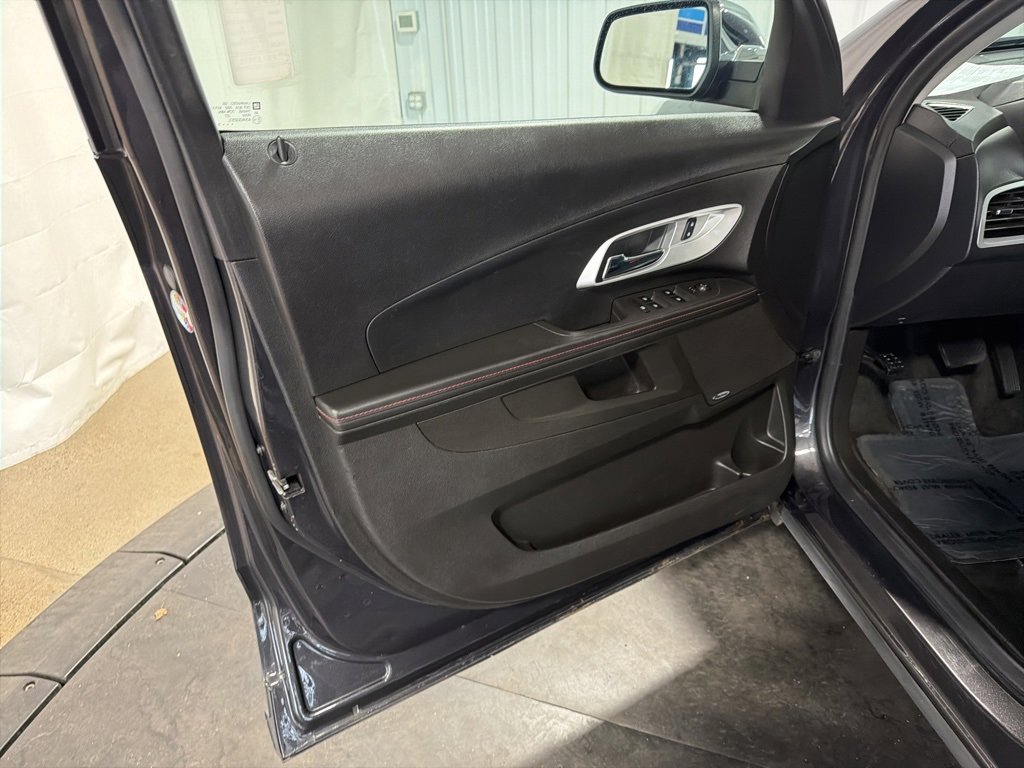 Used 2015 Chevrolet Equinox LTZ image 4