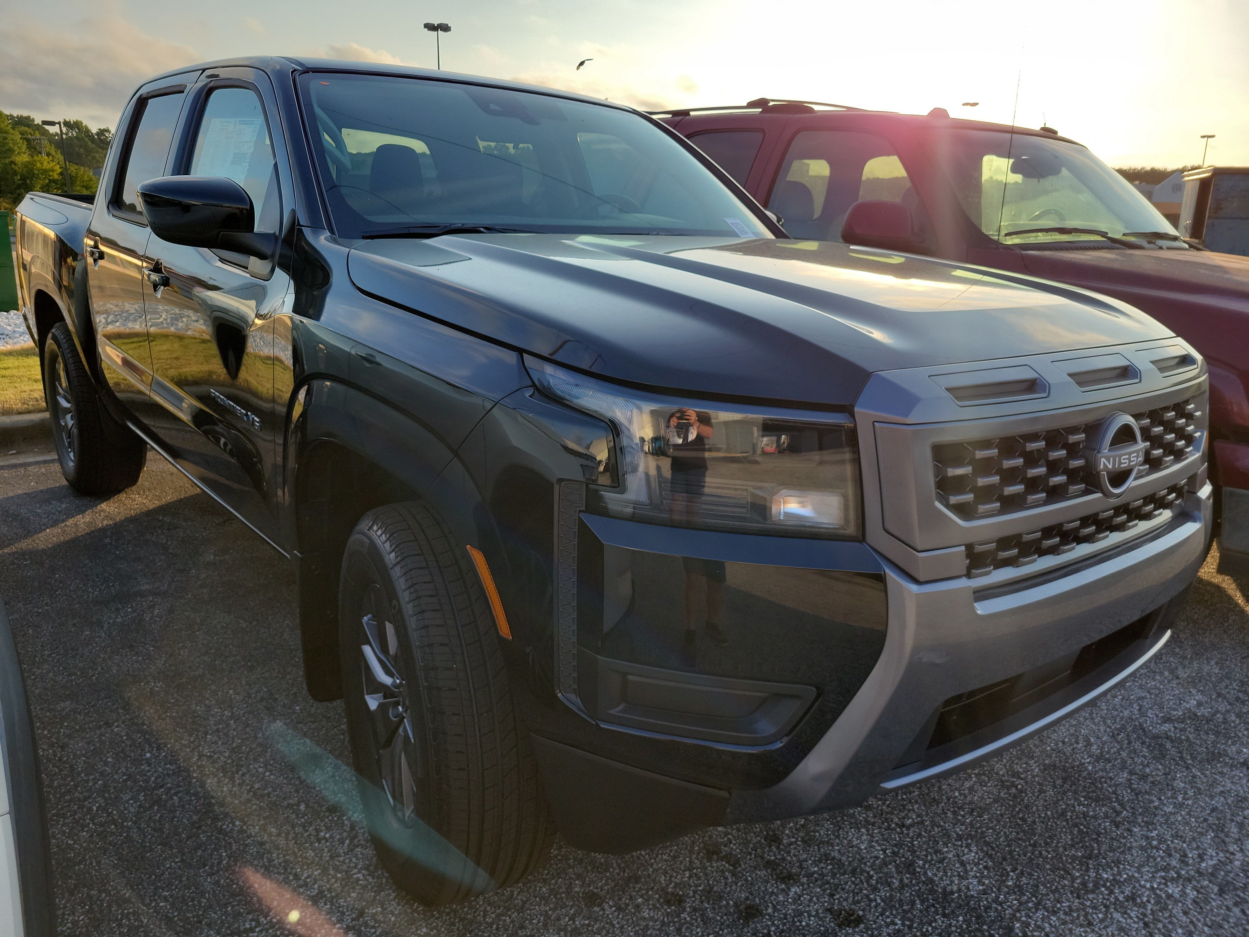 New 2027 Nissan Frontier SV w/ SV Convenience Package RWD image 1