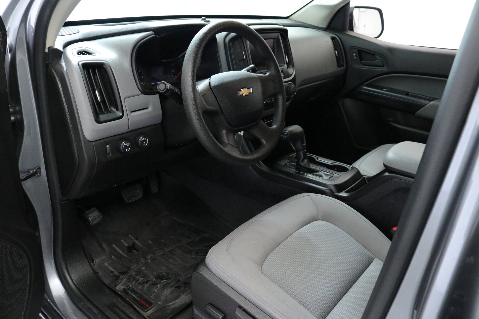 Used 2021 Chevrolet Colorado W/T w/ Custom Special Edition image 18