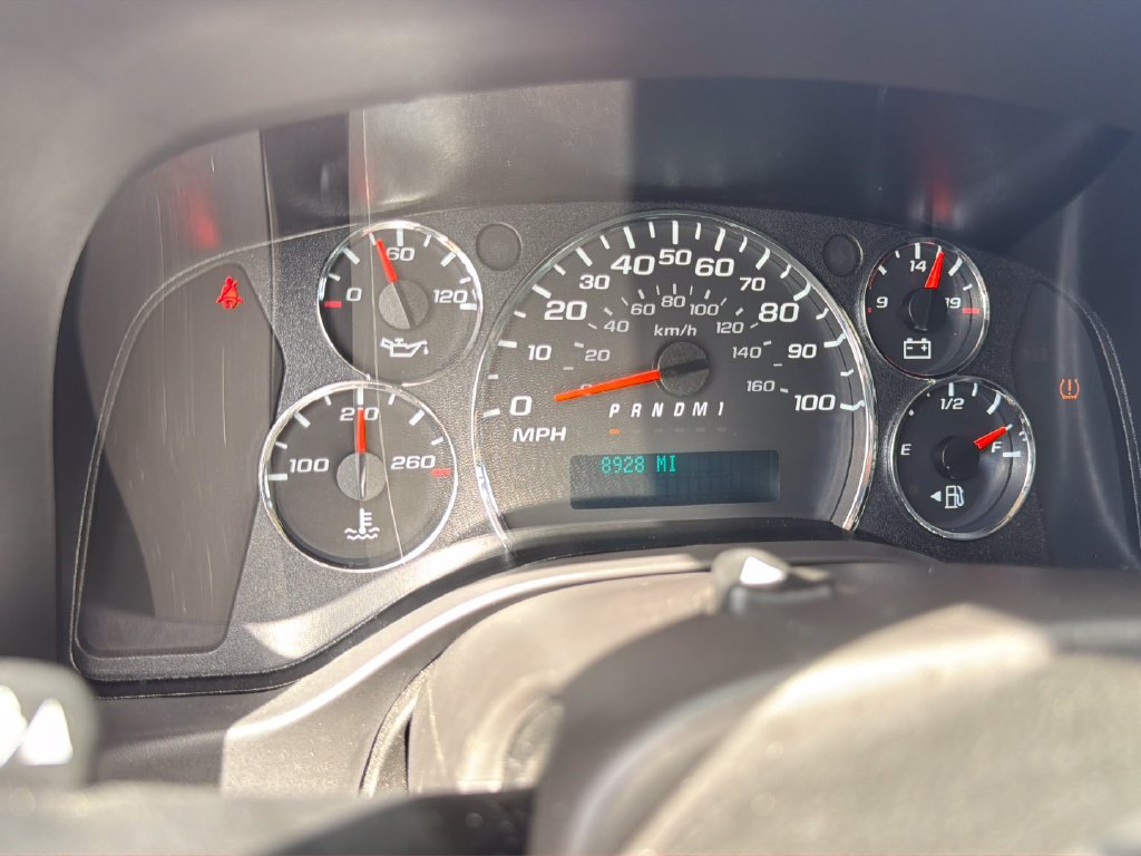 Certified 2025 Chevrolet Express 2500 w/ Driver Convenience Package RWD image 21