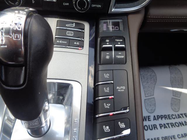 Used 2015 Porsche Panamera 4S Executive image 33