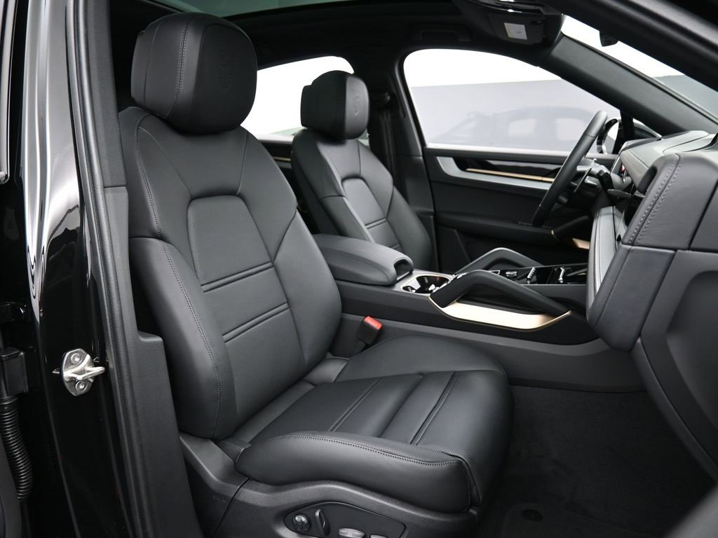 New 2026 Porsche Cayenne S image 32