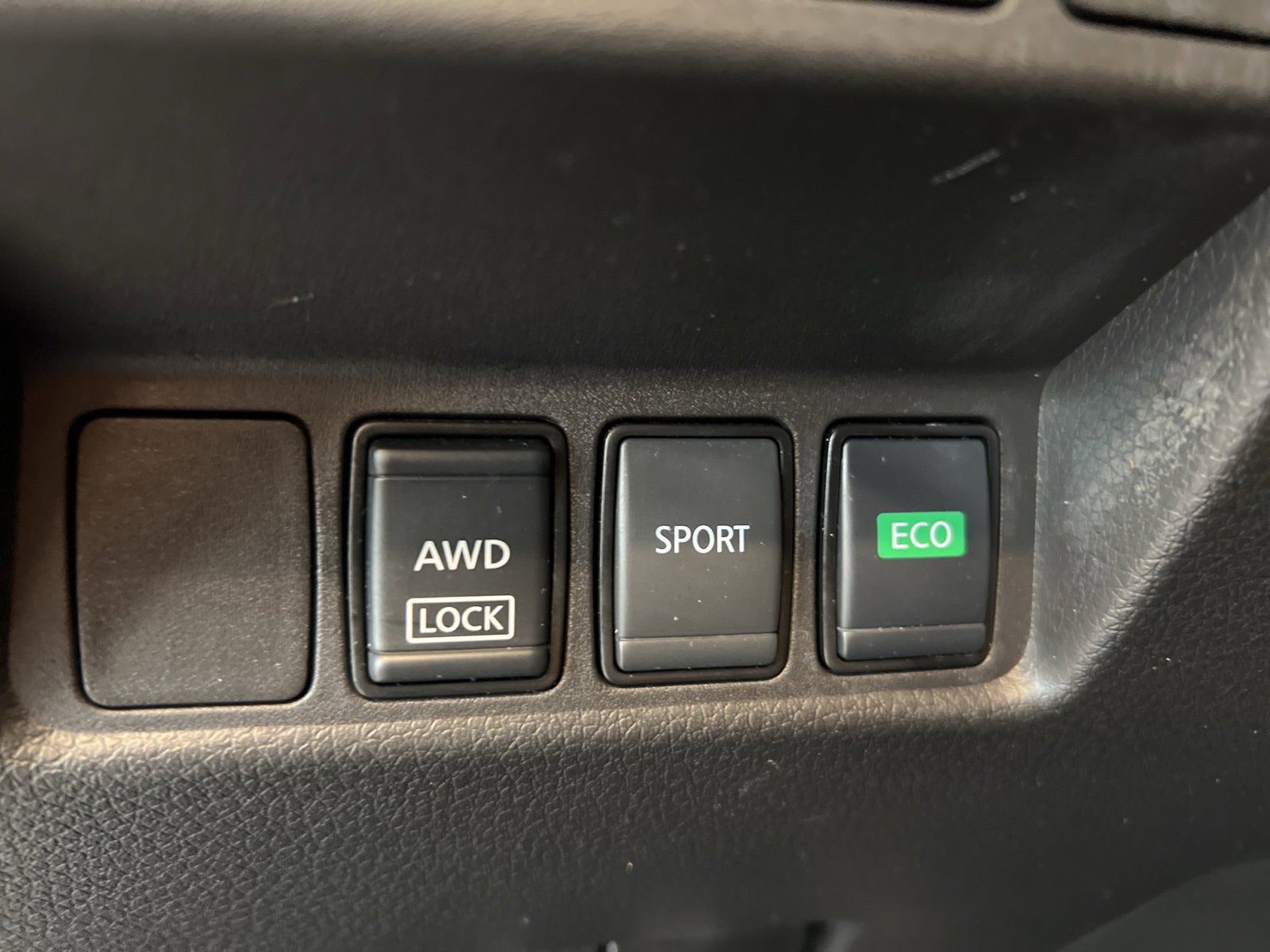 Used 2022 Nissan Rogue Sport S image 24