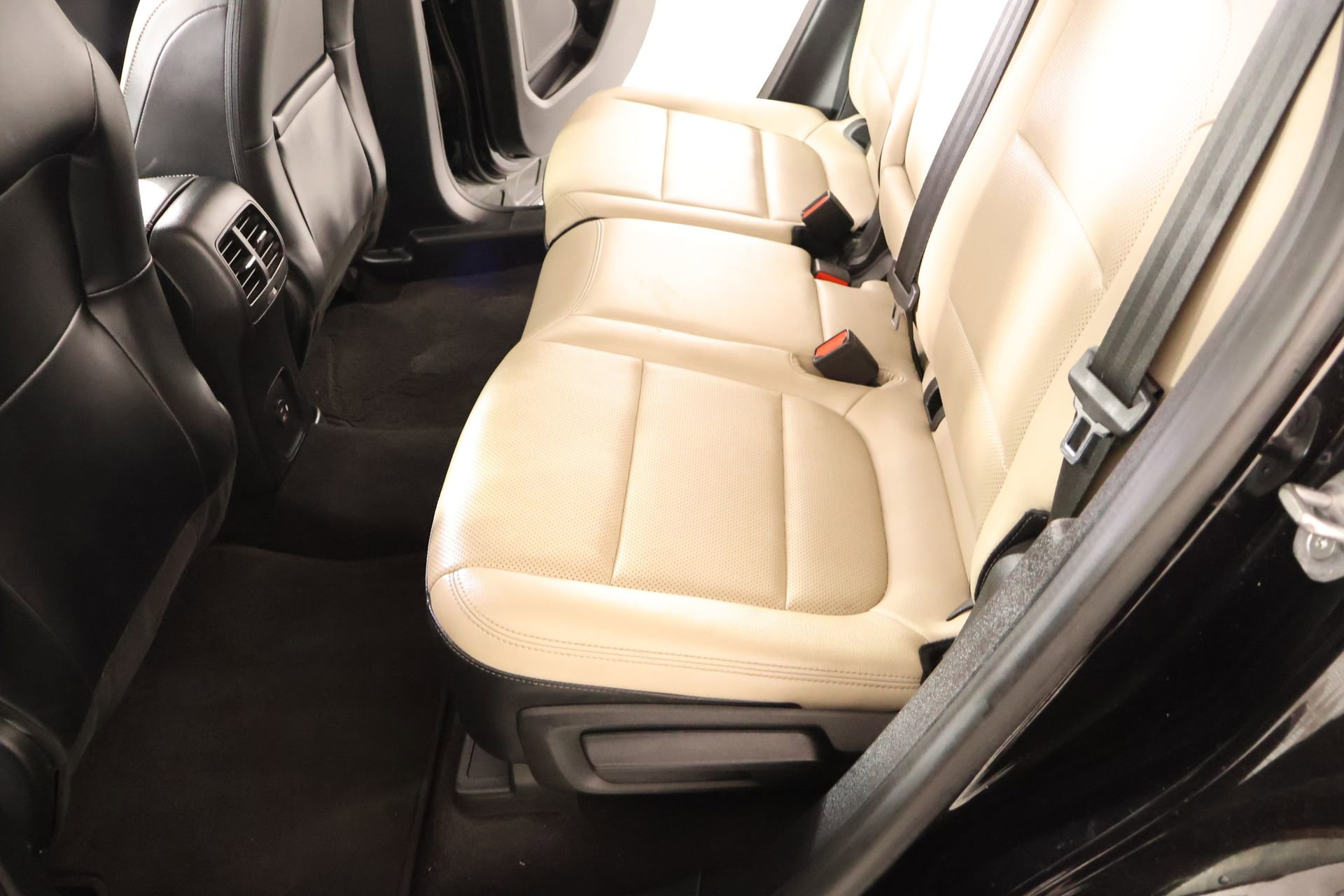 Used 2022 Ford Escape Titanium AWD/4WD image 13