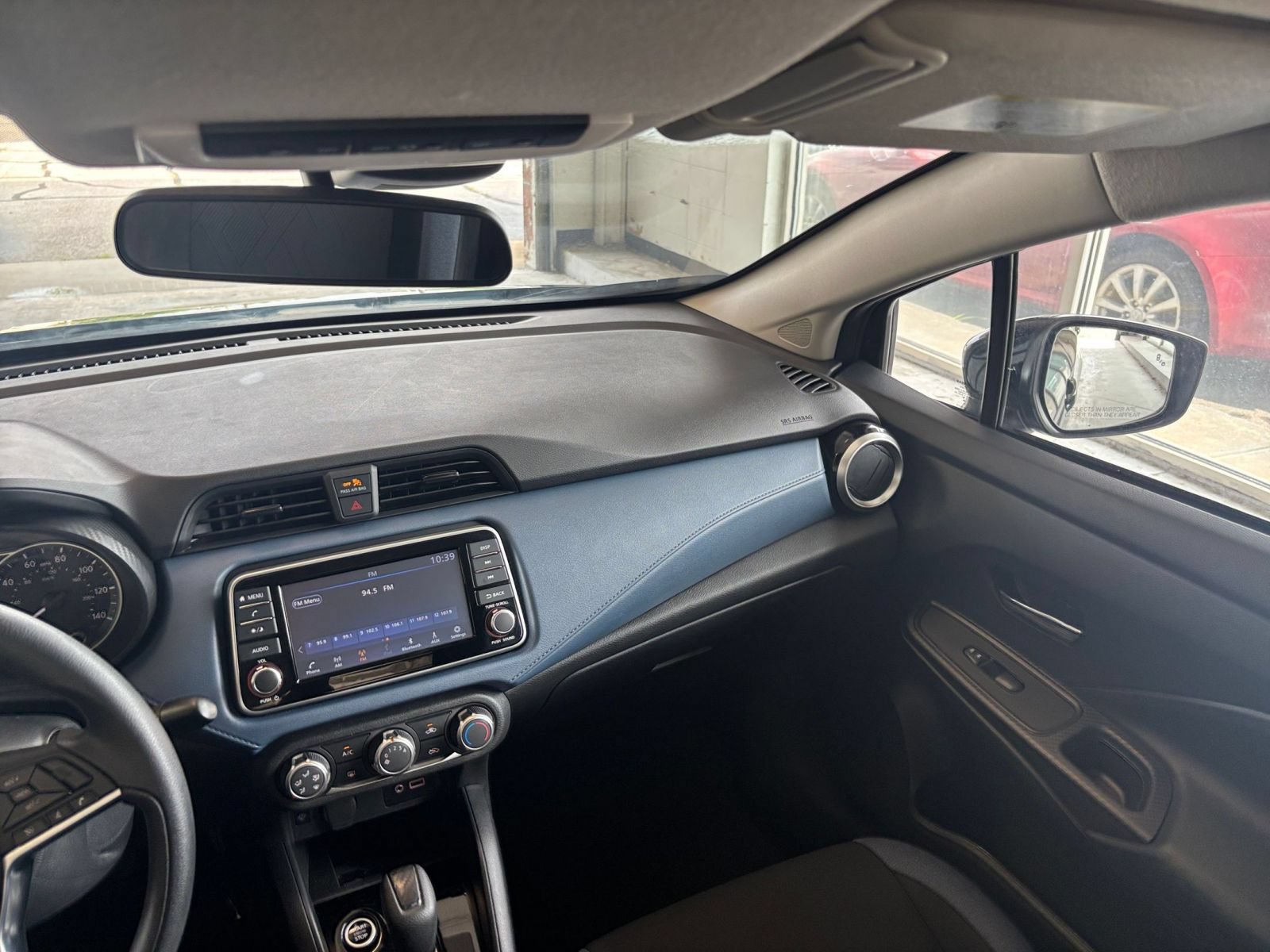 Used 2025 Nissan Versa SV FWD image 33