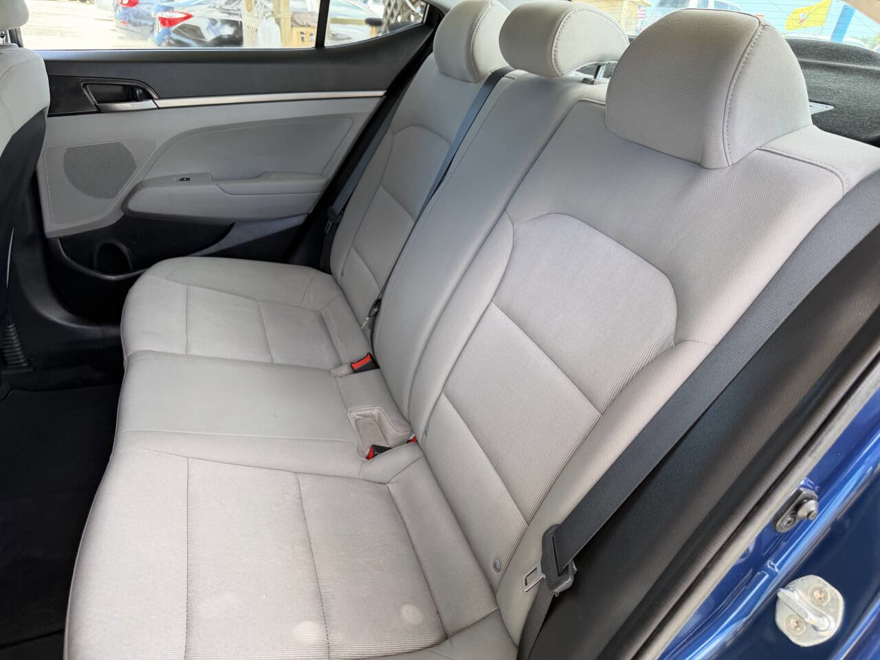 Used 2018 Hyundai Elantra SE w/ SE Connectivity Package 04 FWD image 12