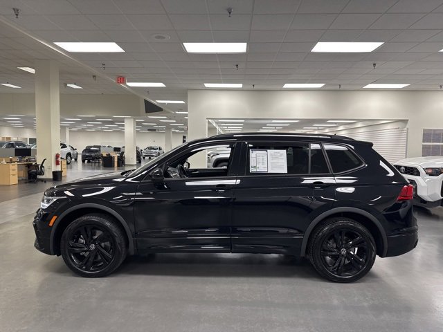 Used 2024 Volkswagen Tiguan SE R-Line image 4