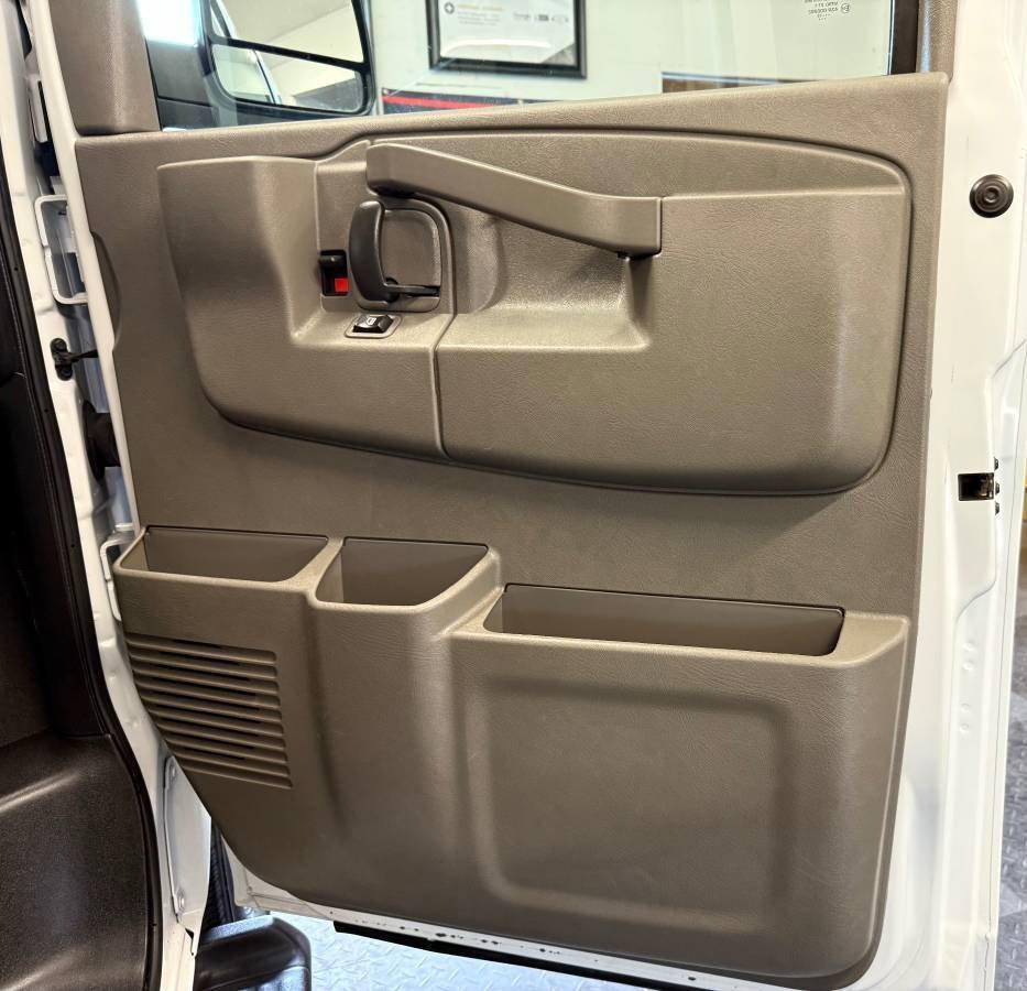 Used 2023 Chevrolet Express 3500 LT w/ LT Preferred Equipment Group image 16