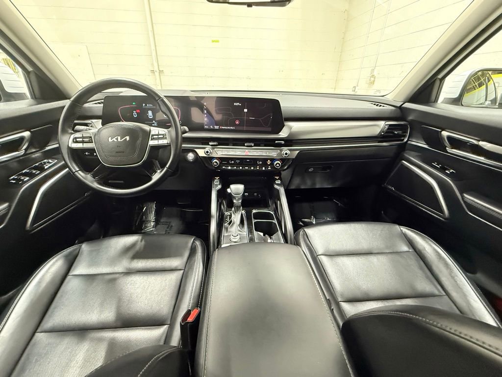 Used 2025 Kia Telluride S FWD image 32