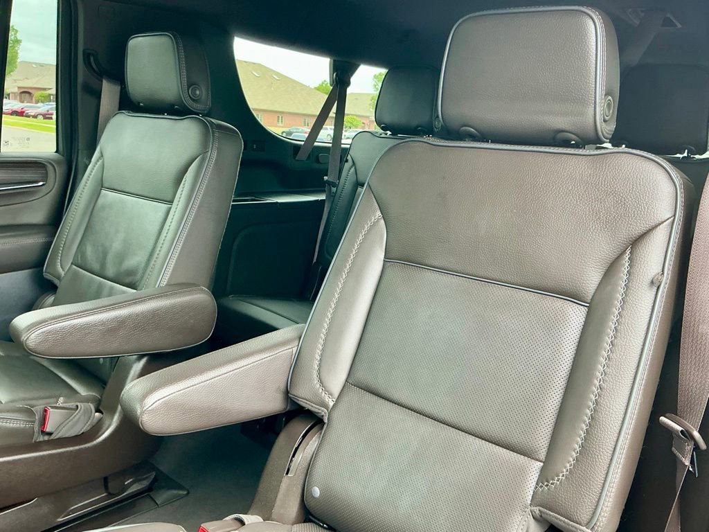 Used 2022 GMC Yukon XL Denali AWD/4WD image 30