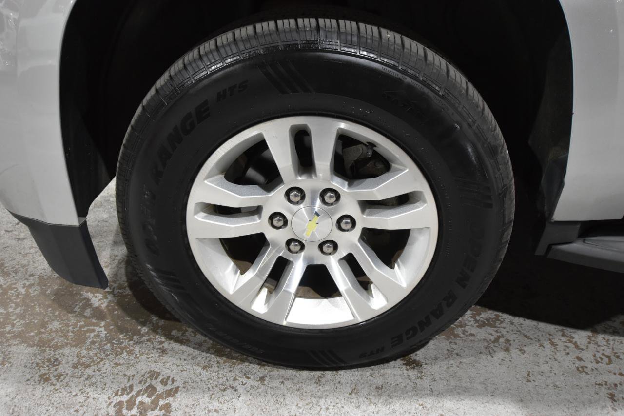 Used 2015 Chevrolet Suburban LT AWD/4WD image 58
