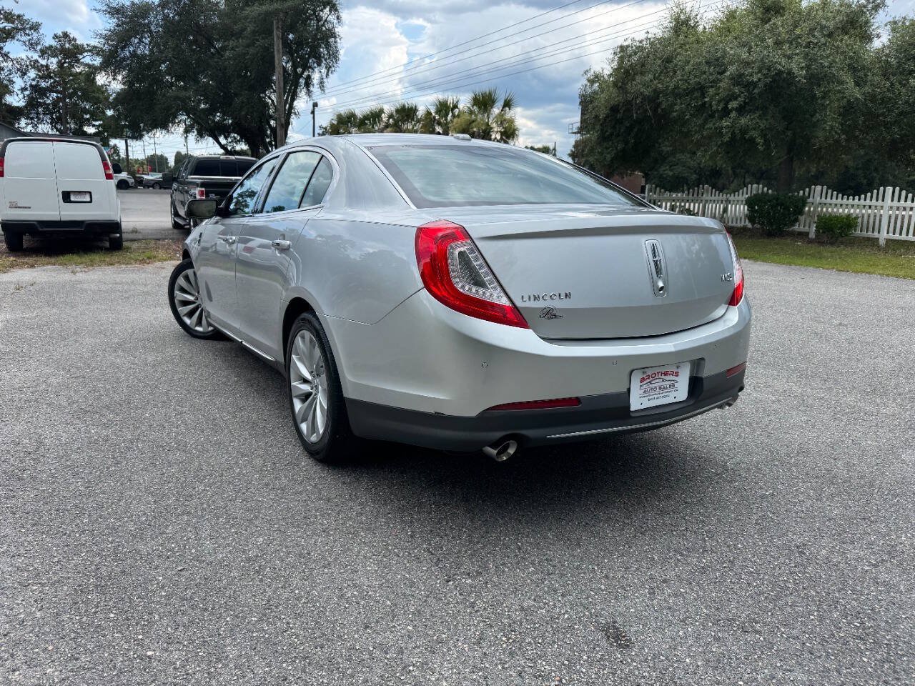 Used 2013 Lincoln MKS FWD image 31