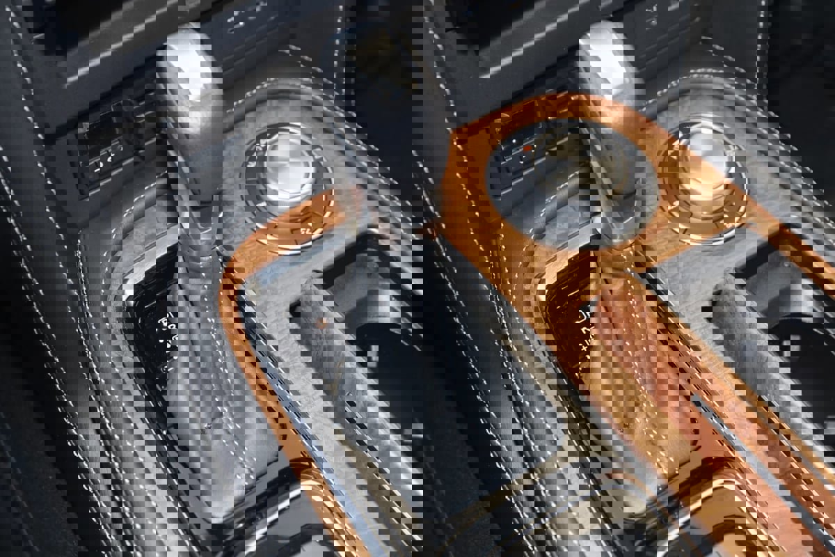 Used 2024 Nissan Armada SL w/ Captain's Chairs Package image 7