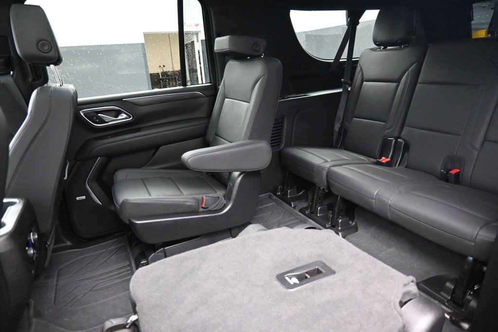 Used 2024 Chevrolet Suburban Z71 w/ Luxury Package AWD/4WD image 26