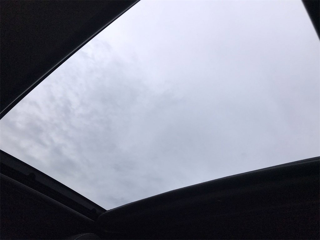 Used 2021 Chevrolet Camaro LT image 21