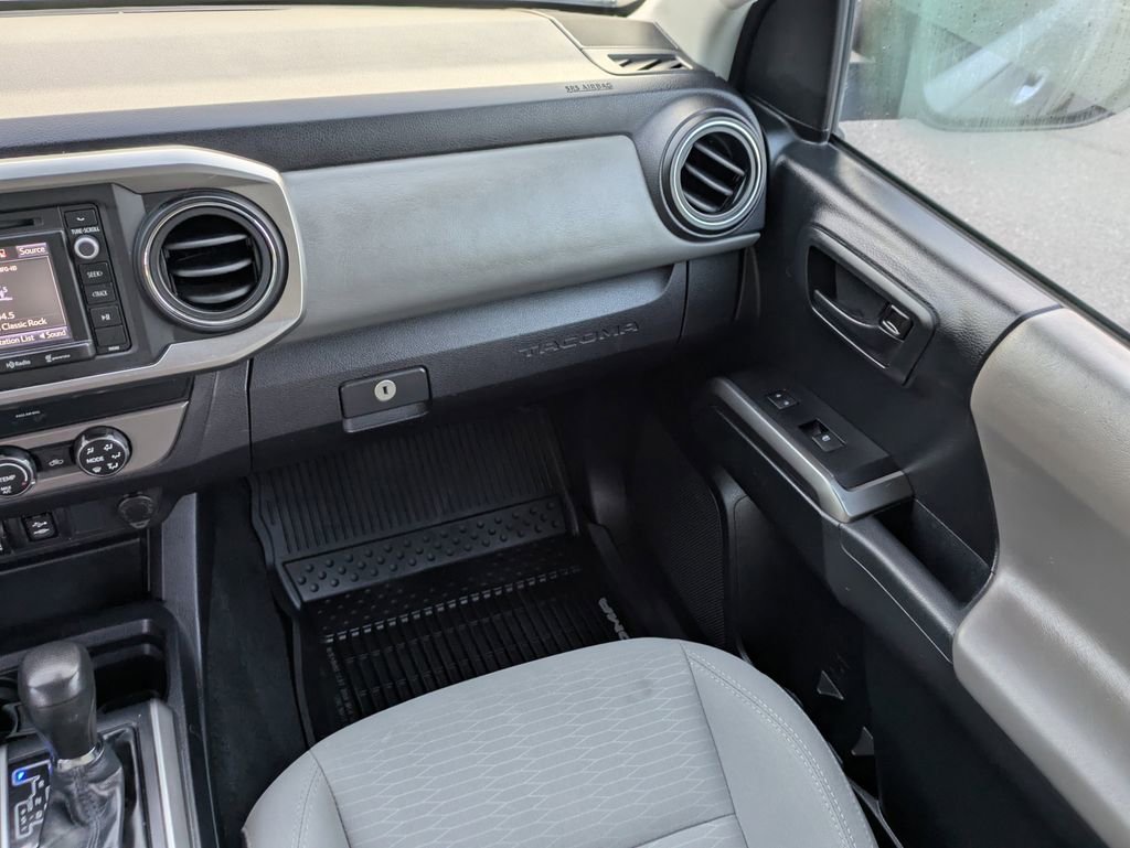 Used 2019 Toyota Tacoma SR5 RWD image 17