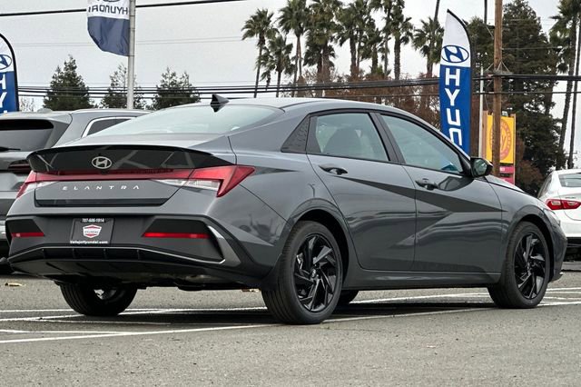 New 2026 Hyundai Elantra Sport image 6