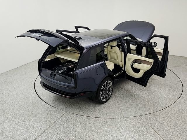 New 2026 Land Rover Range Rover Long Wheelbase SE AWD/4WD image 39