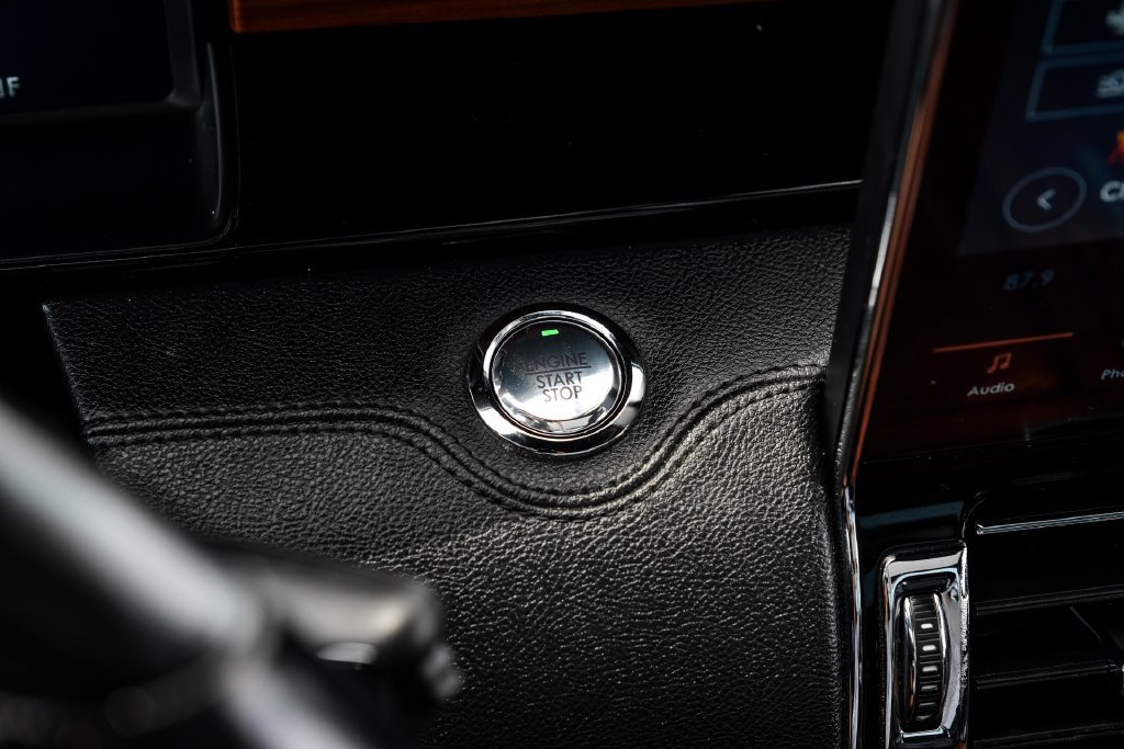 Used 2022 Lincoln Navigator Reserve AWD/4WD image 18