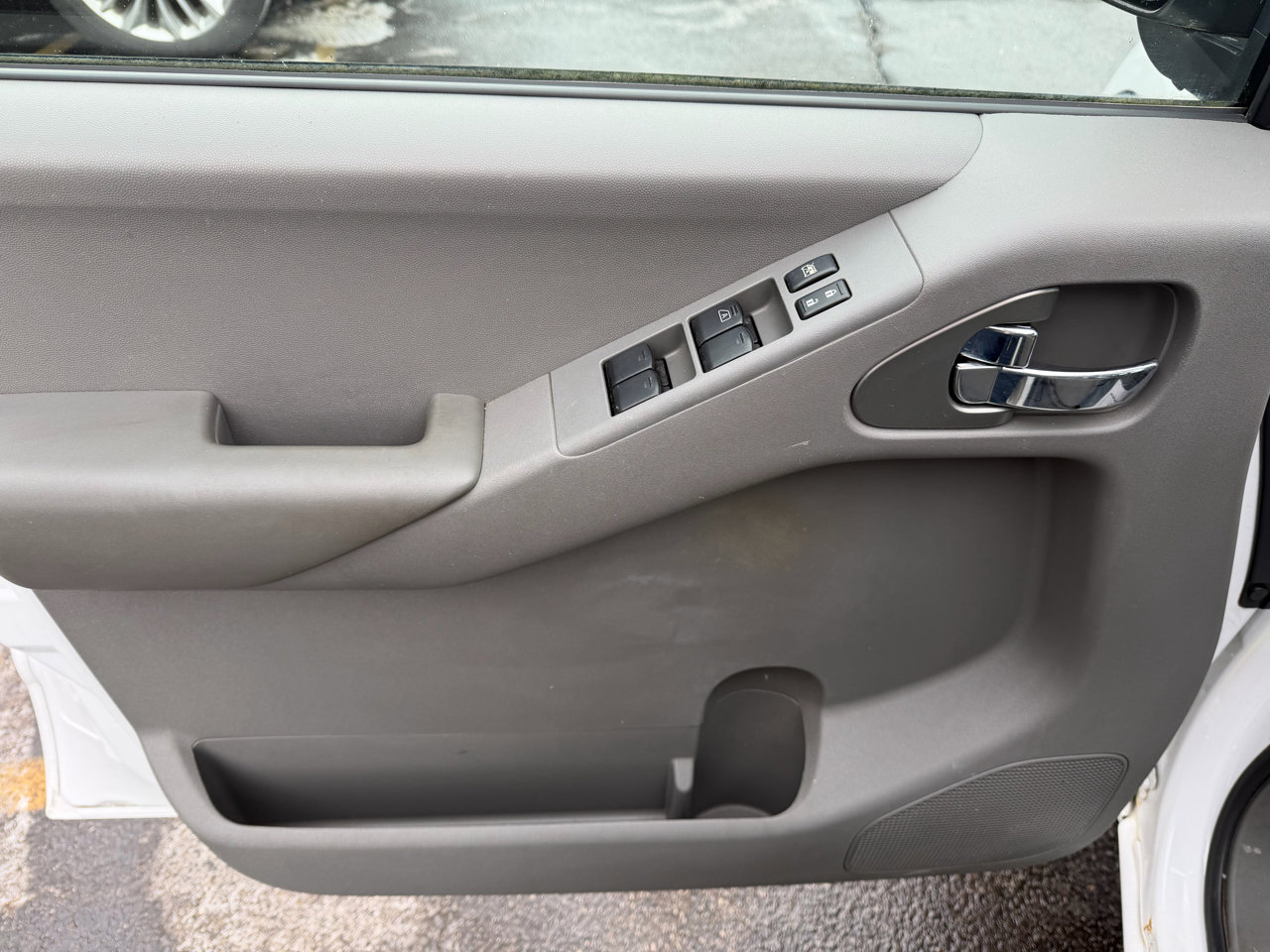 Used 2012 Nissan Frontier SV w/ SV Premium Utility Pkg image 19