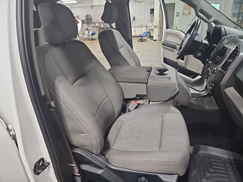 Used 2016 Ford F150 XLT AWD/4WD image 10