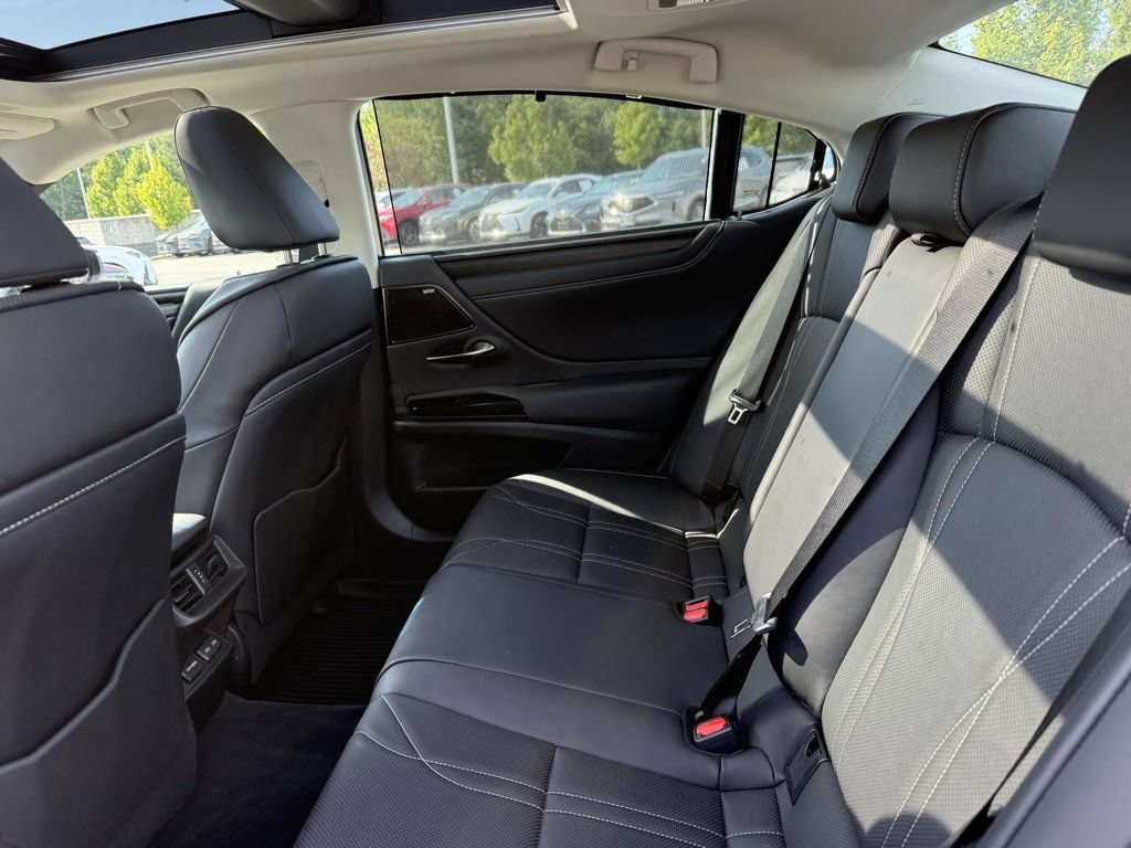 Used 2023 Lexus ES 350 Ultra Luxury w/ Accessory Package (Z2) FWD image 17